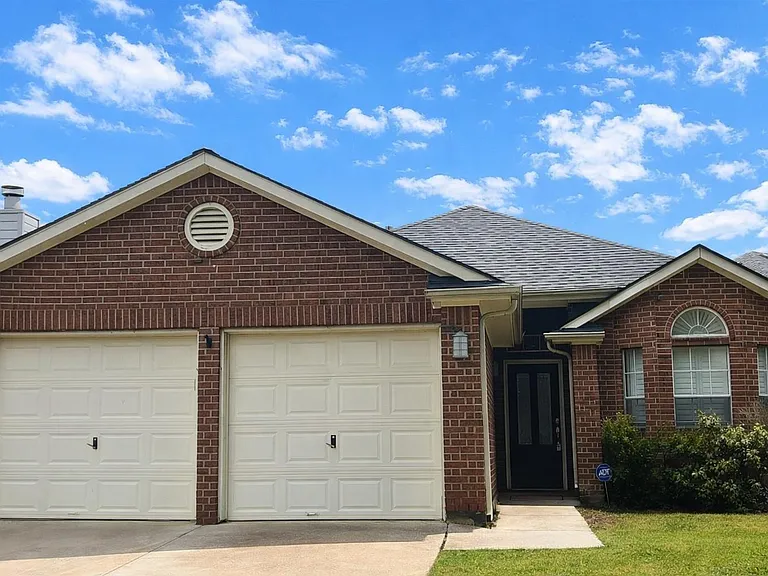 6839 Catarina Cir — Photo 1