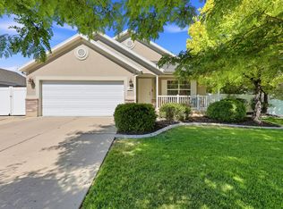 8462 S Farm Oak Ct, West Jordan, UT 84081