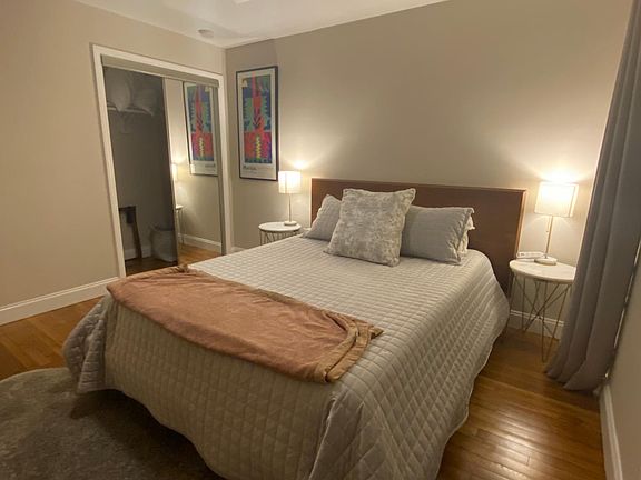 Front bedroom showing closet