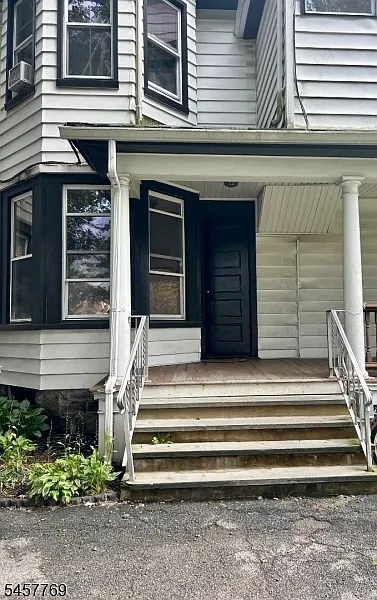 3 bed, 3.5 bath, $3,900 — Photo 2