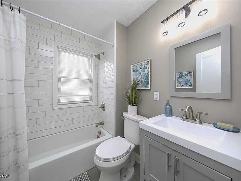 1574 Cohassett Ave — Photo 13