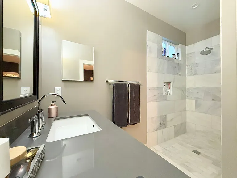 251 San Pedro Ave — Photo 23