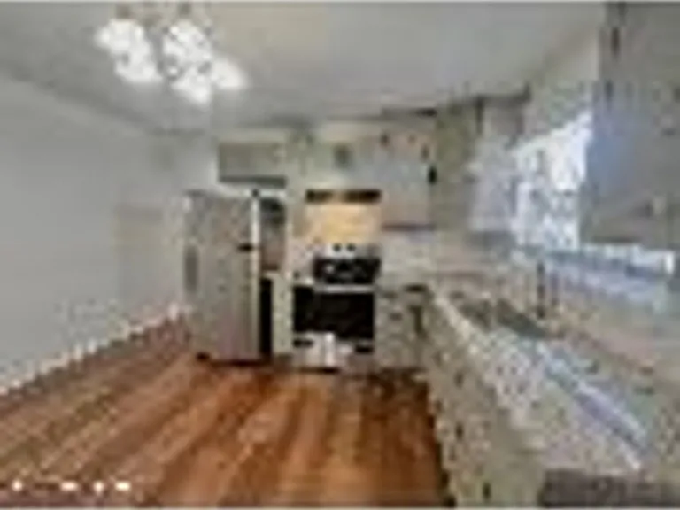 2555 Myra St — Photo 11