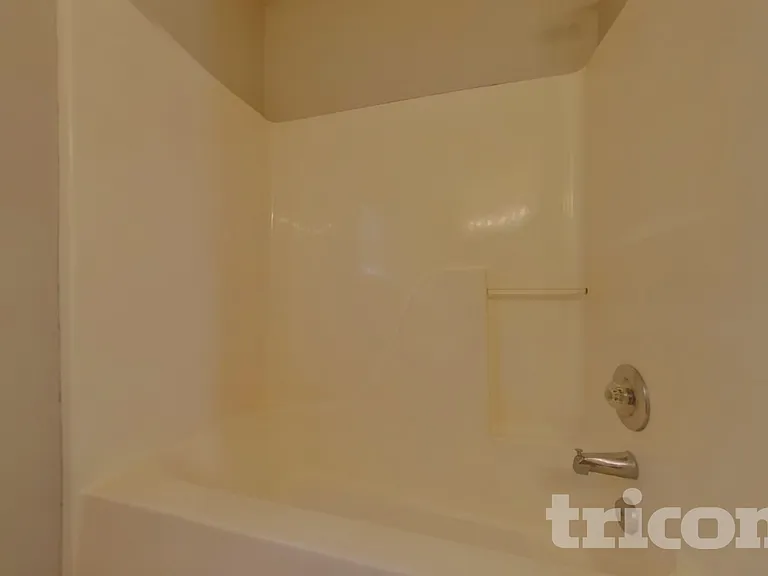 404 Remington Ct — Photo 11