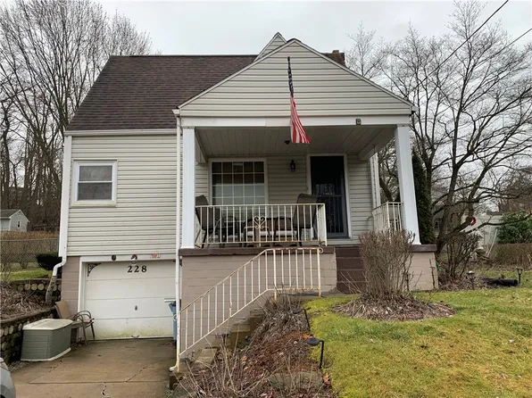 228 Bettis Rd, Dravosburg, PA 15034