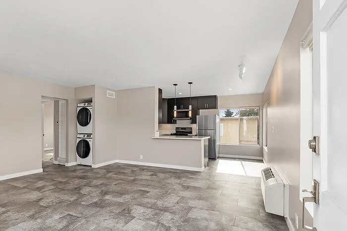 1445 Essex St #9 — Photo 8