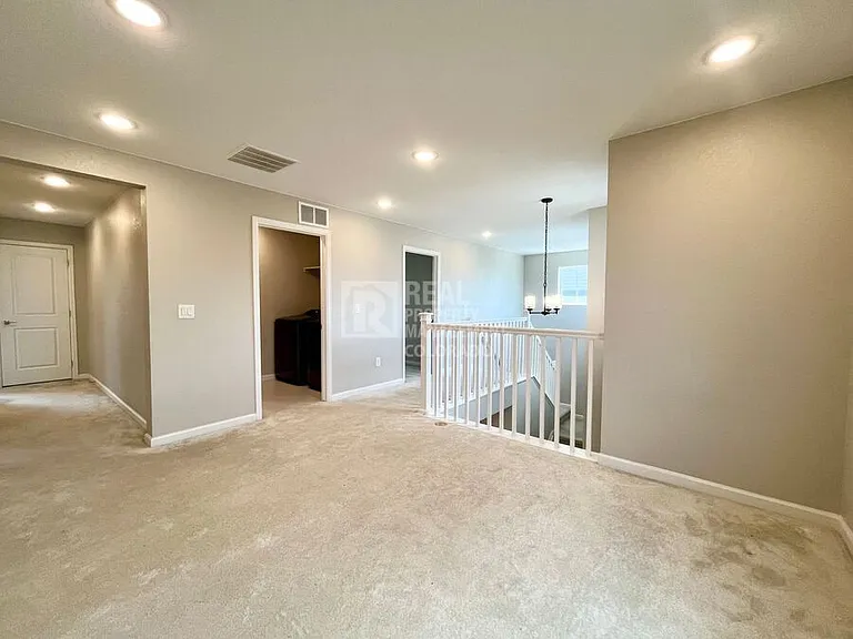 11909 Norfolk Ct — Photo 7