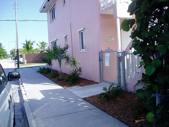3rd image of 632 N J St #2