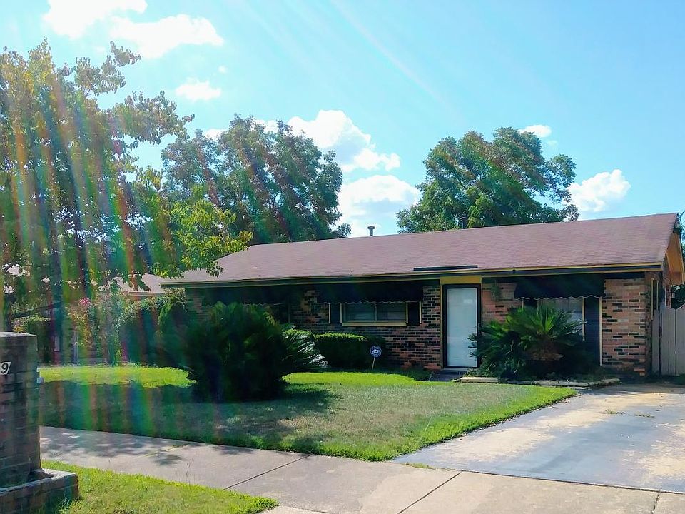 2nd image of 3009 Tremont St