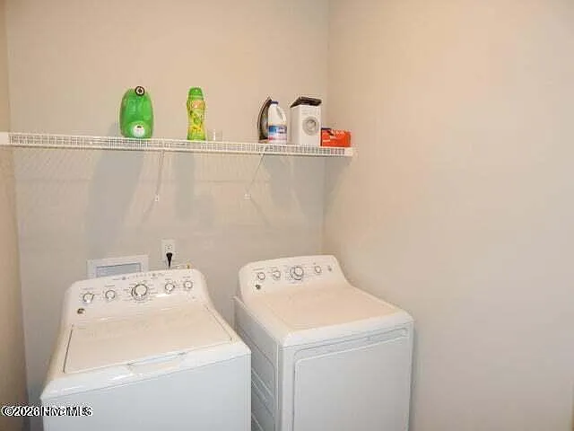 3913 Pensacola Dr — Photo 13