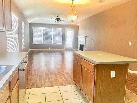 5th image of 2210 Amy Lynn Ln