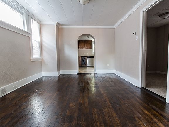 Such a pretty dining room