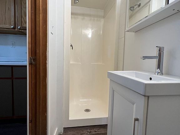 5th image of 1018 Pine St #5