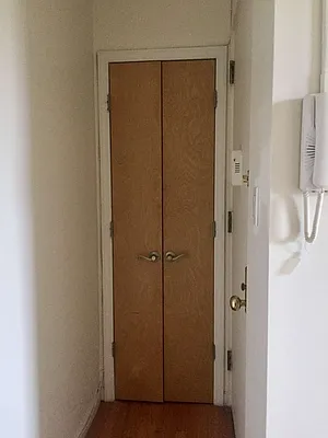 Rented by Halvatzis Realty | media 21