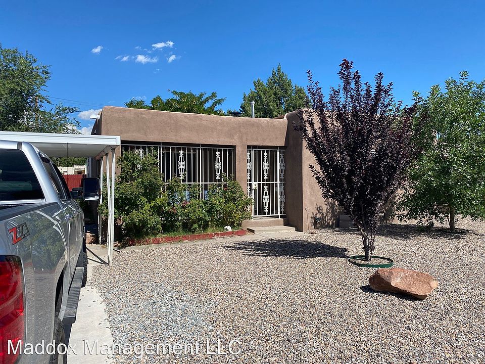 1st image of 2640 Sierra Dr NE