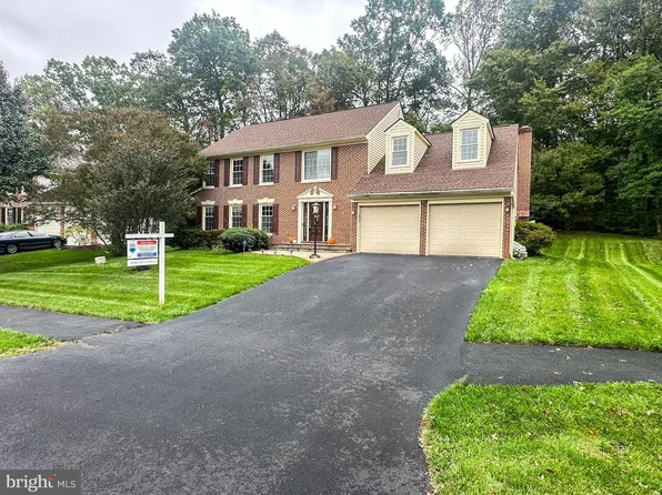 12834 Valleywood Dr, Woodbridge, VA 22192