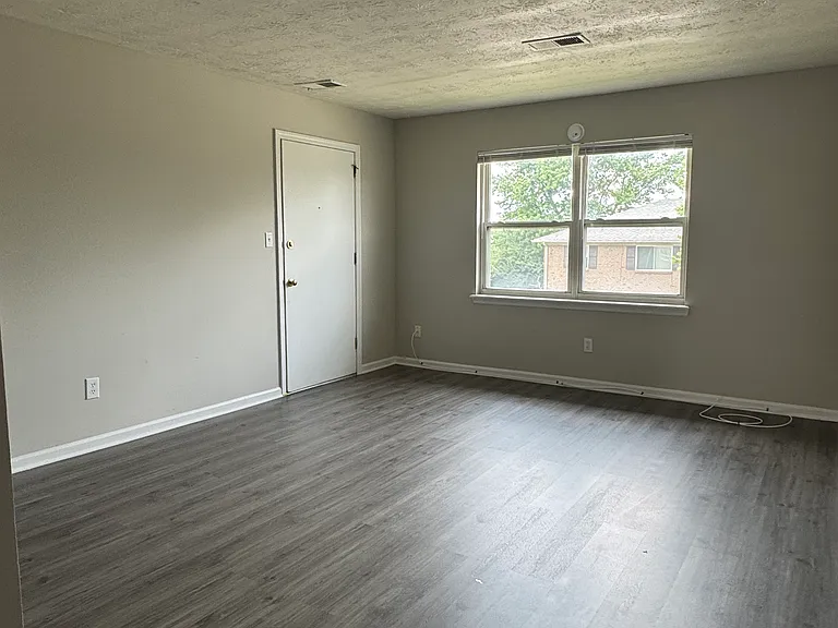 3712 Hacker Ct #3 — Photo 2