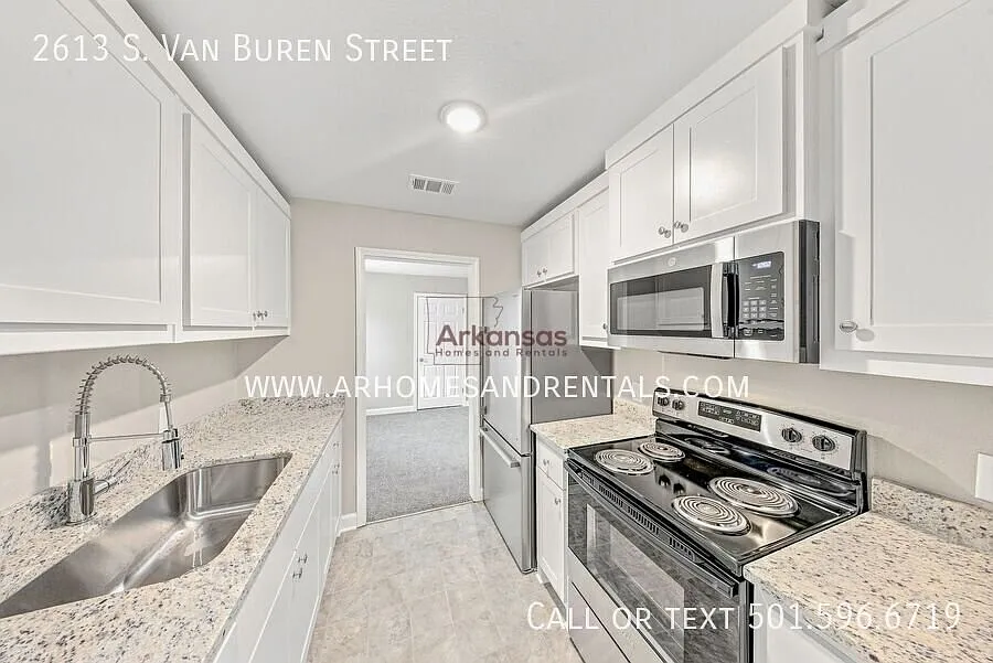 2613 S. Van Buren Street | 2 Bedrooms | 1 Bathroom — Photo 4