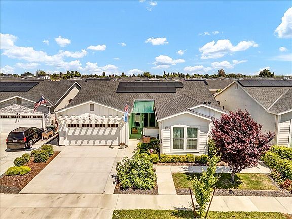 5th image of 320 E Tyler Court
