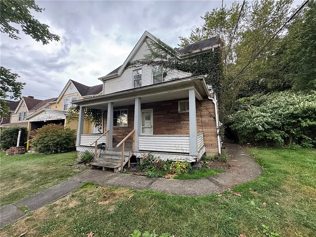 42 Sprague St photo 1