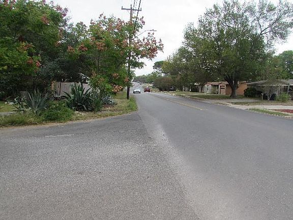 5th image of 1018 Oblate Dr