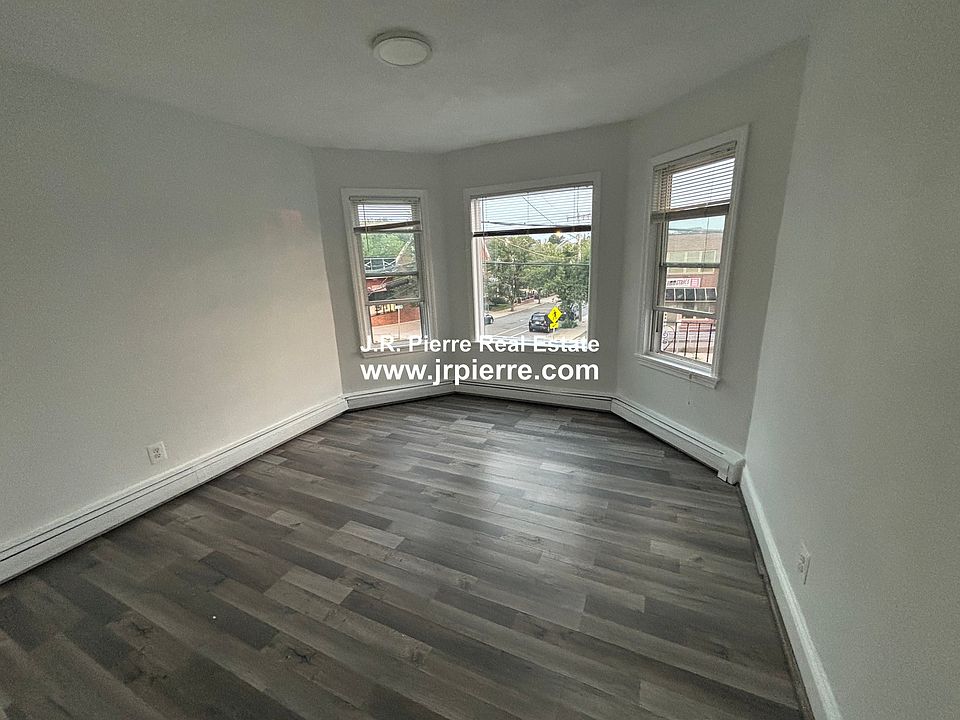 1st image of 560 Main St #2