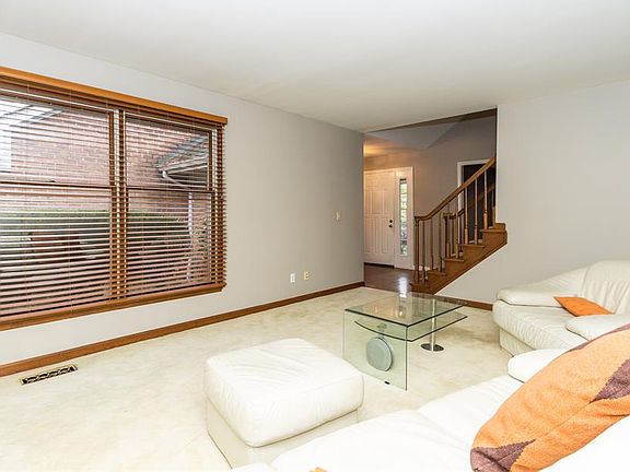 5th image of 4 Coventry Ct