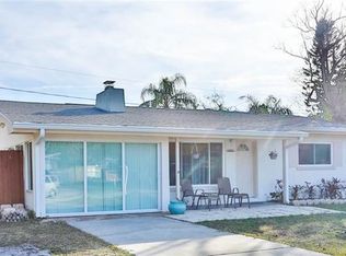 1501 Country Ln E, Clearwater, FL 33759