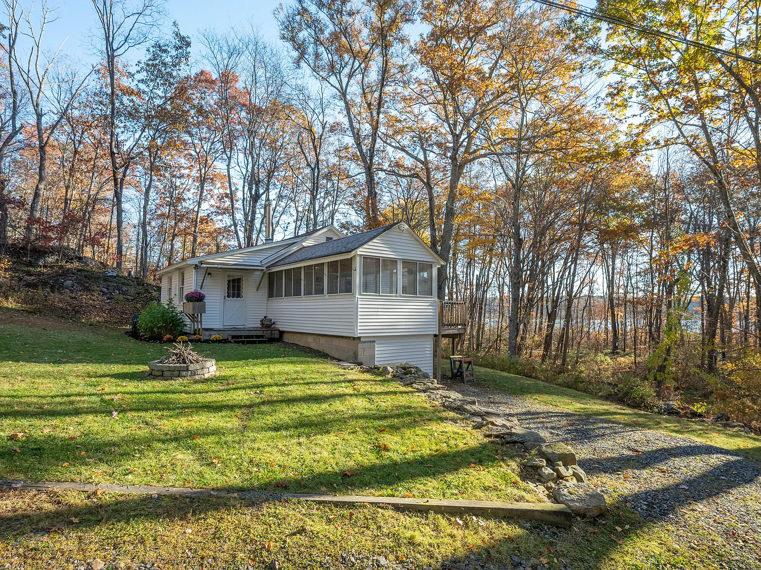 3 bed, 760 sqft, $3,200 — Photo 3