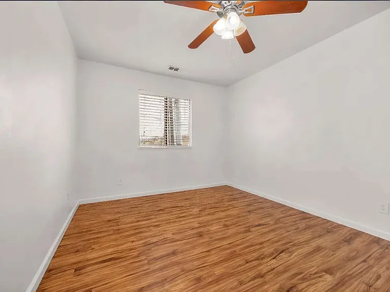 4234 Highland Glen Way — Photo 15