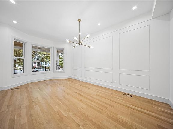 5th image of 4926 N Seeley Ave