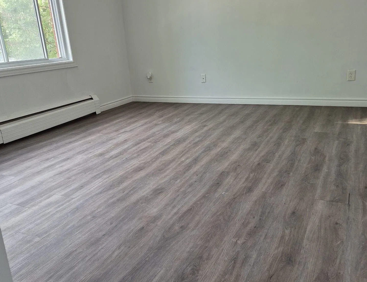 3 bed, $1,600 — Photo 2