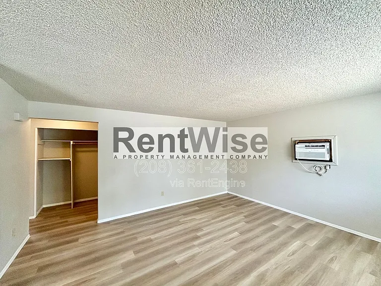 776 W Pennsylvania St — Photo 6