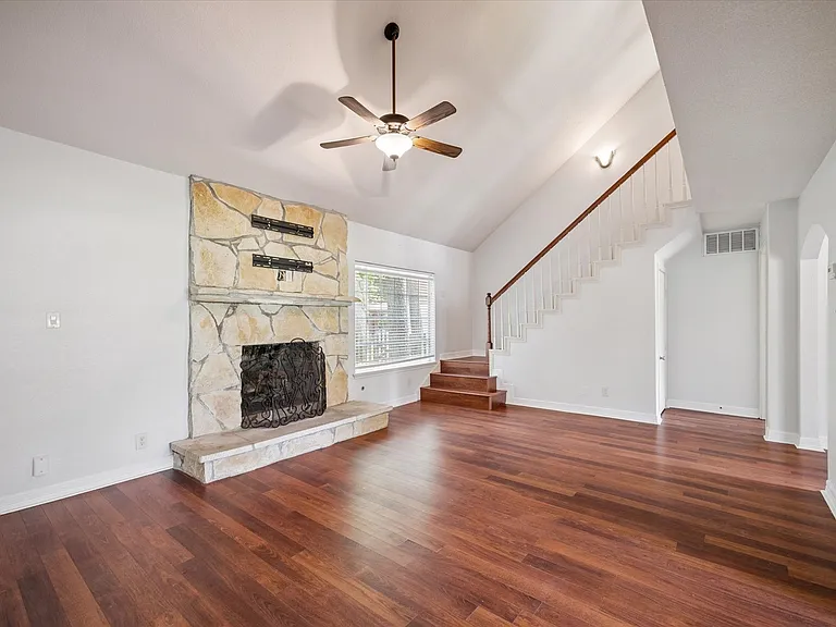 23906 Northcrest Dr #23906 — Photo 4