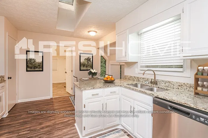 5 bed, 3.0 bath, 2458 sqft, $2,795 — Photo 2