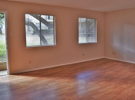 3rd image of 2000 William Cannon Dr W