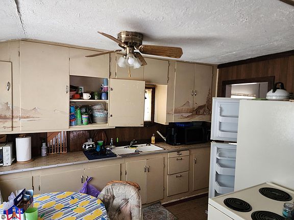 4th image of 1823 N Court Dr