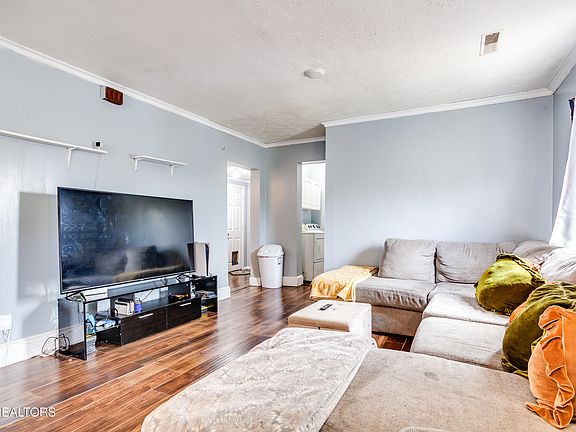 5th image of 506 E Prospect St