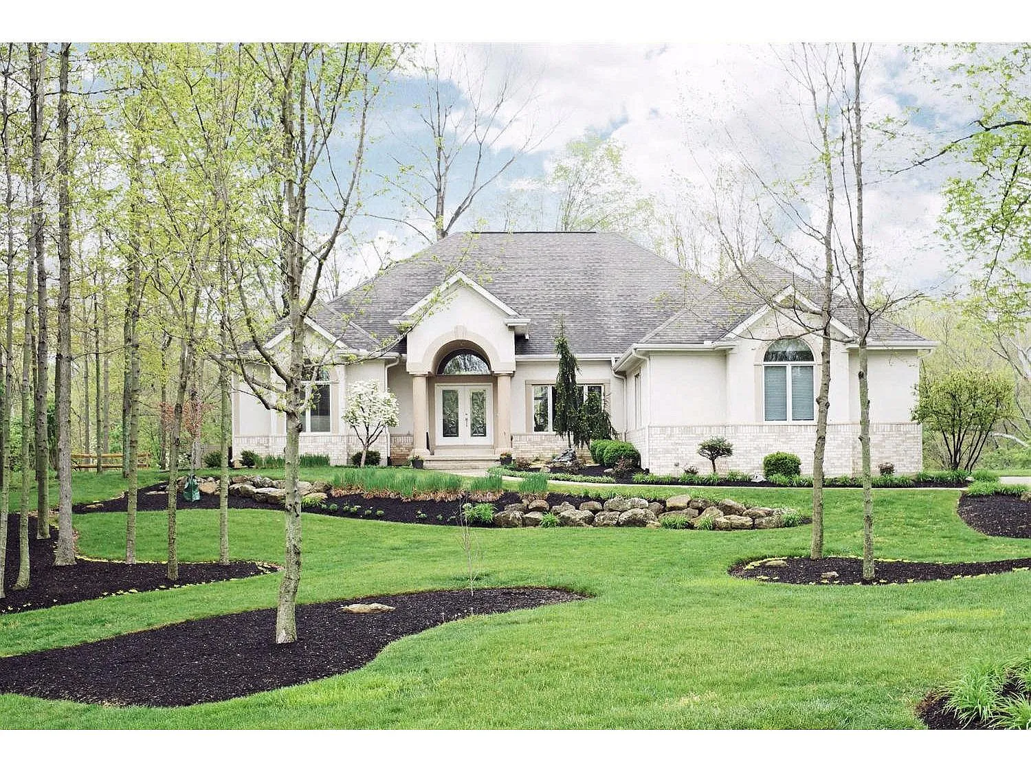 8202 Old Woods Ct photo 1