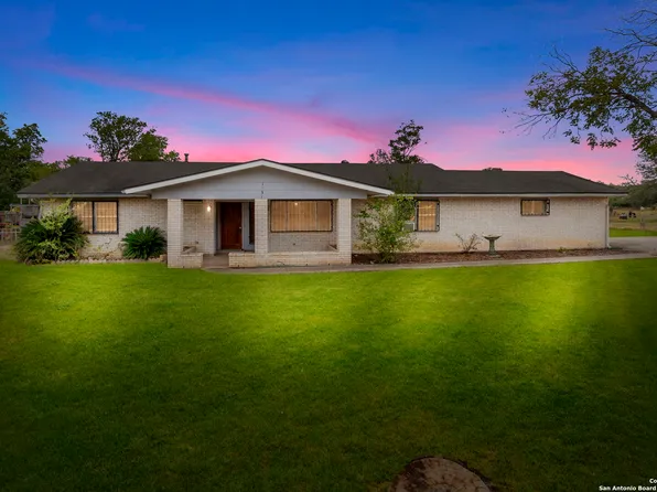 1931 triple pines, China Grove, TX 78263