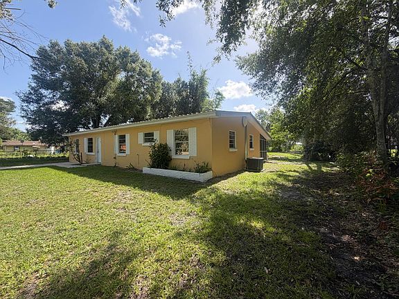 3rd image of 3032 NW 35TH Avenue