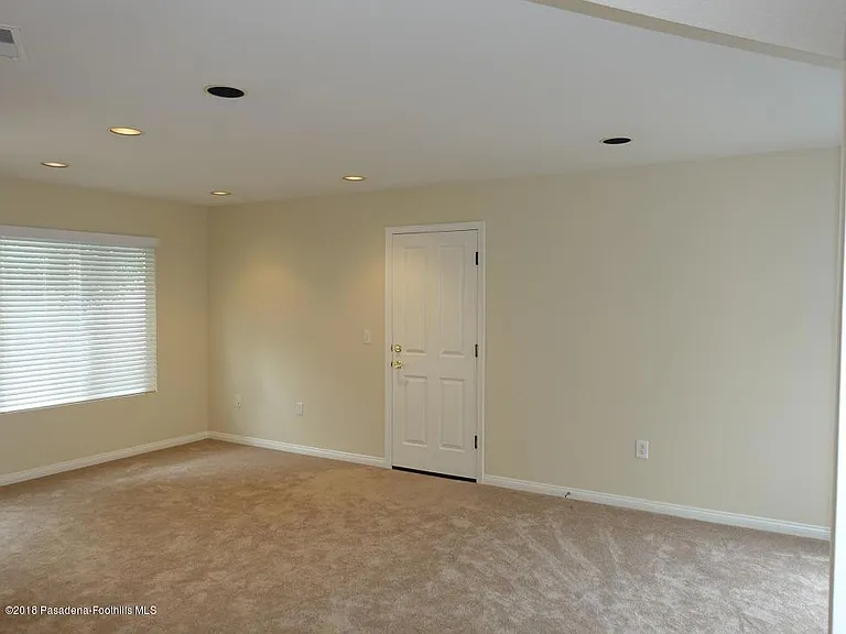 21 S Michillinda Ave — Photo 12
