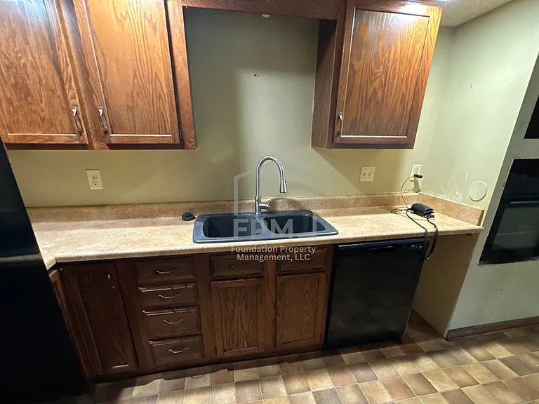 8559 Chippingham Dr — Photo 4