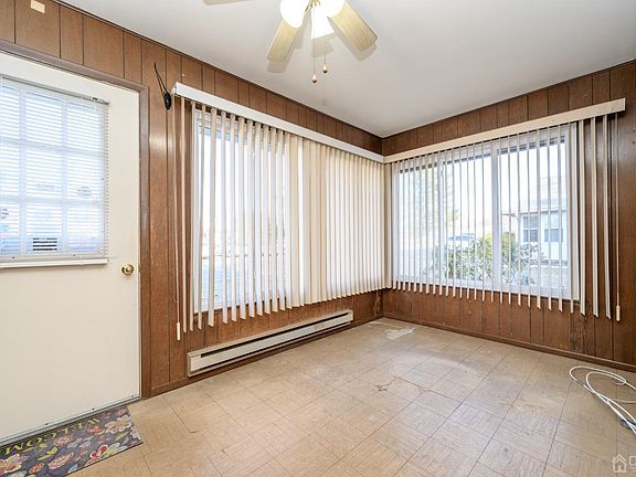 4th image of 228 Columbine Ave #A