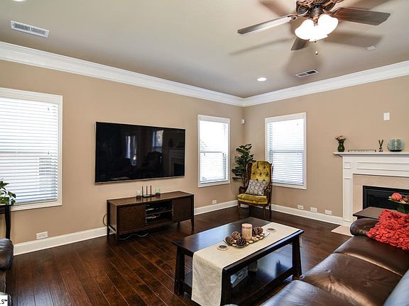 5th image of 83 Grand River Ln