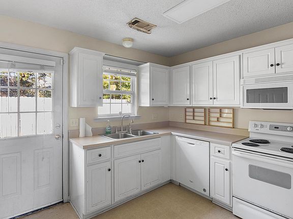 5th image of 141 Long Creek Dr