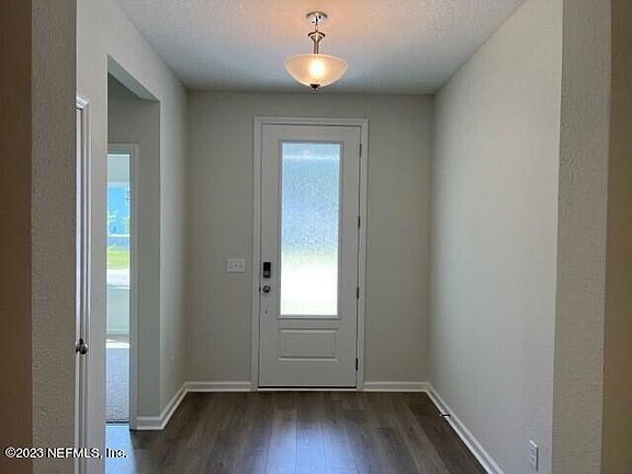 3rd image of 139 WILLOW CREEK Court