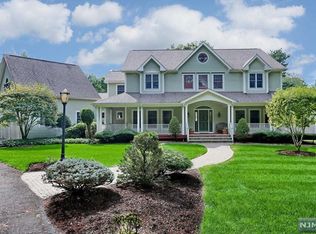 13 Green Way, Old Tappan, NJ 07675