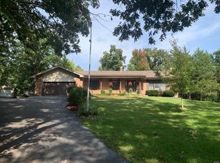 26438 Lake Valley Dr, Warrenton, MO 63383