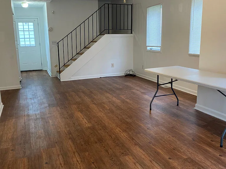 229 Maple St NW — Photo 4